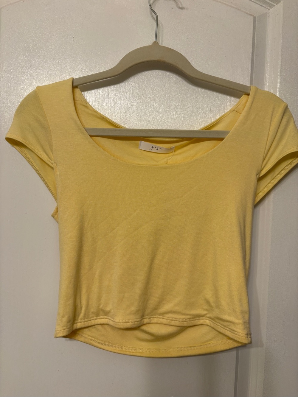Scoop Neck Cropped Tee in Yellow